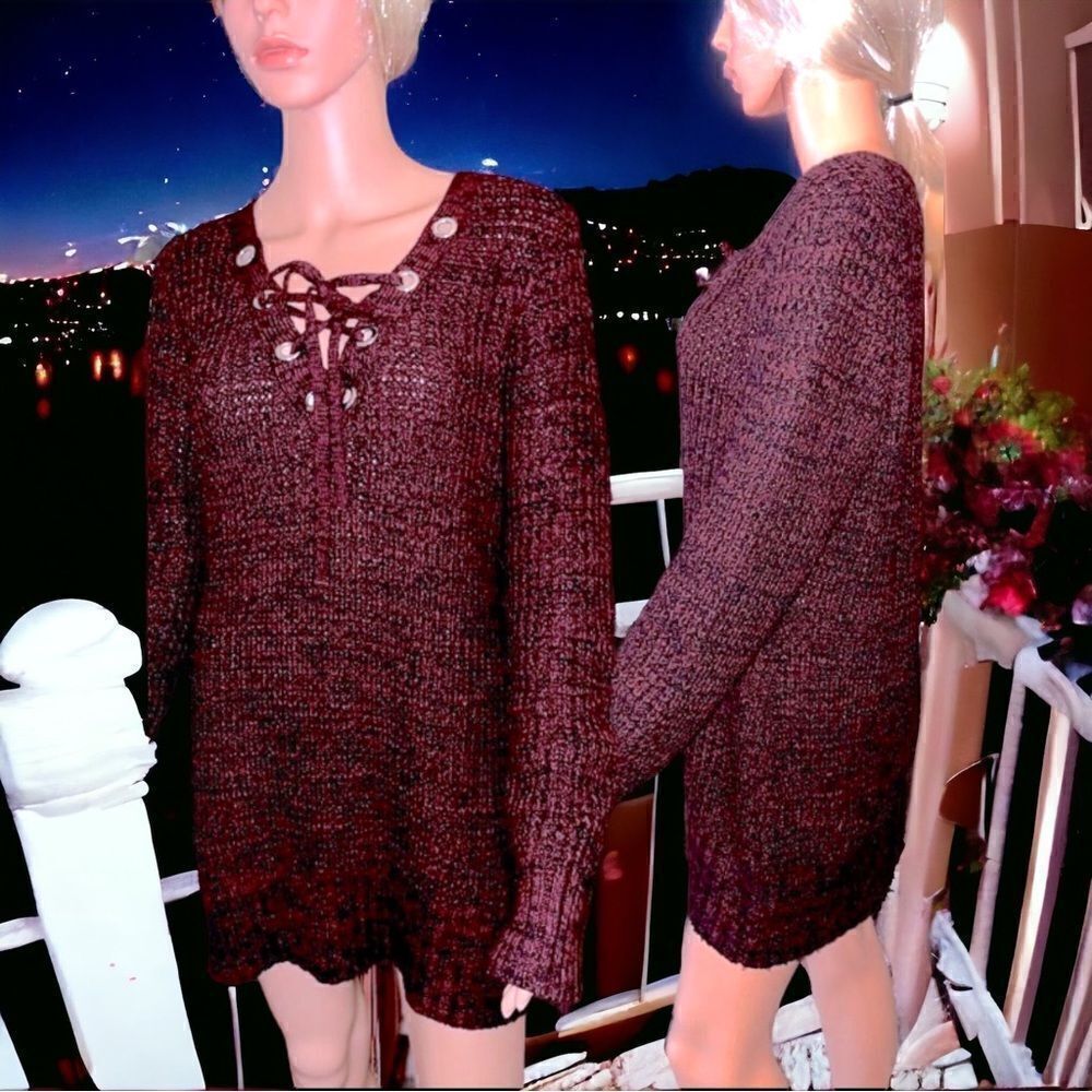 No Boundaries l Sweater l Lace-up l Silver Eyelet Hardware l Purple/Black l XL